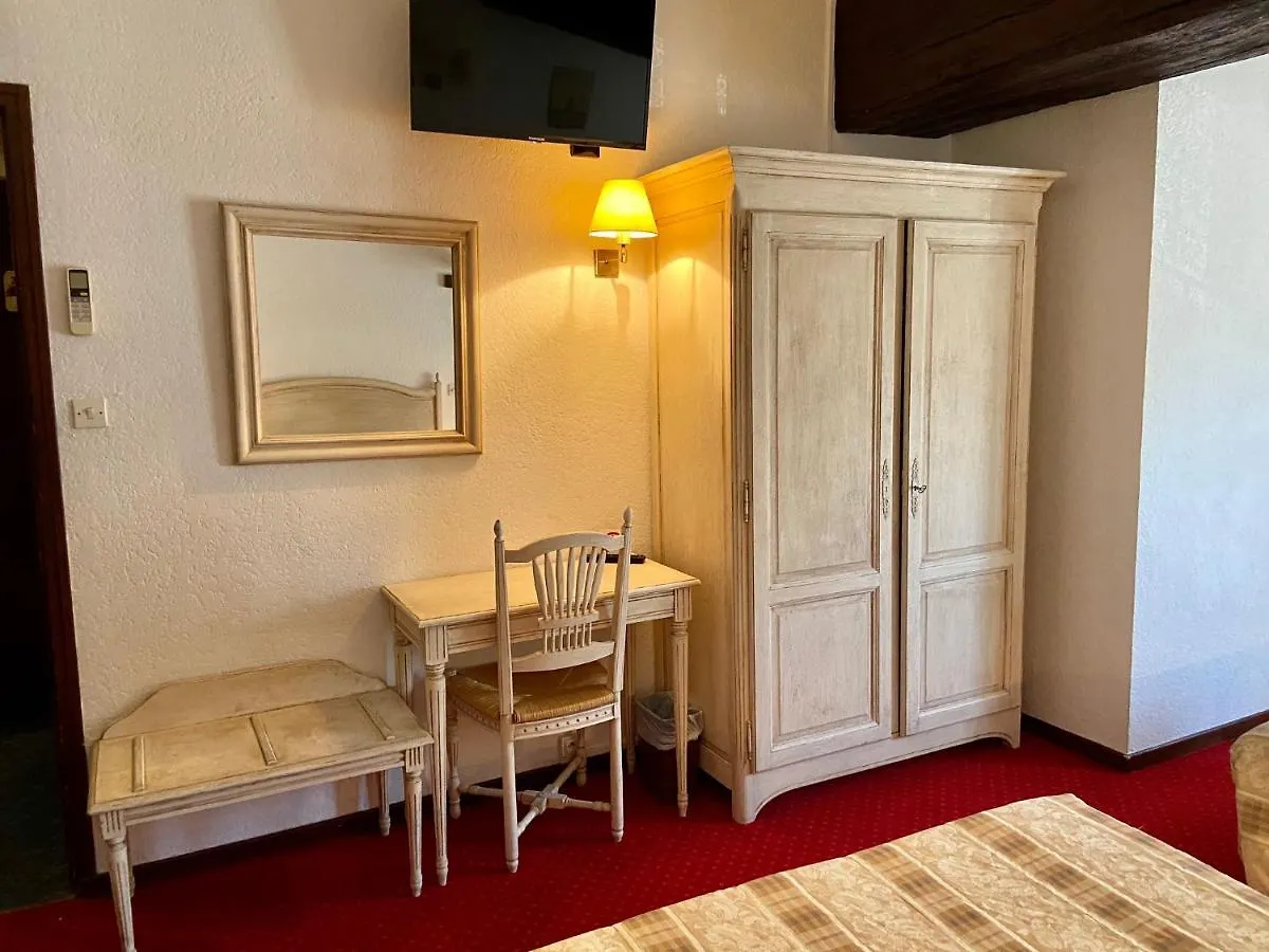 Hotel Porte De Camargue - Les Quais D'Arles 2*, Arles