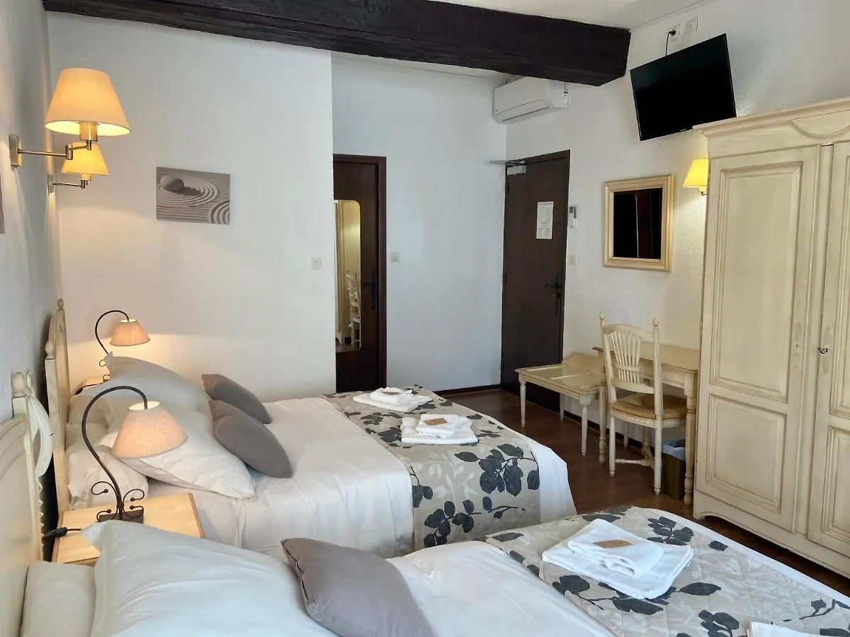 Hotel Hôtel Porte de Camargue Arles